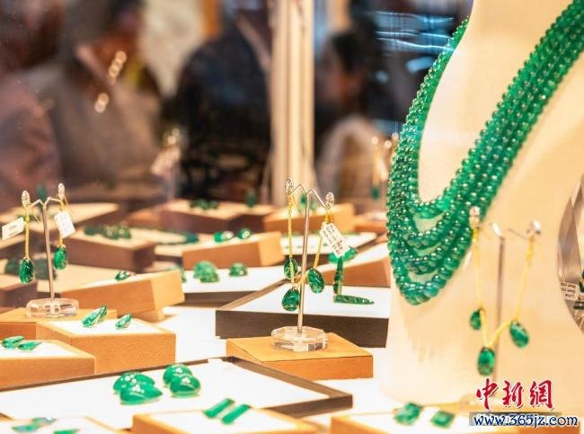 香港国外钻石对持珍珠伸开展